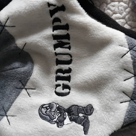Walt Disney World Grumpy Embroidered Mohawk Tassel Winter GreyBlack Ear Flap - Picture 7 of 15